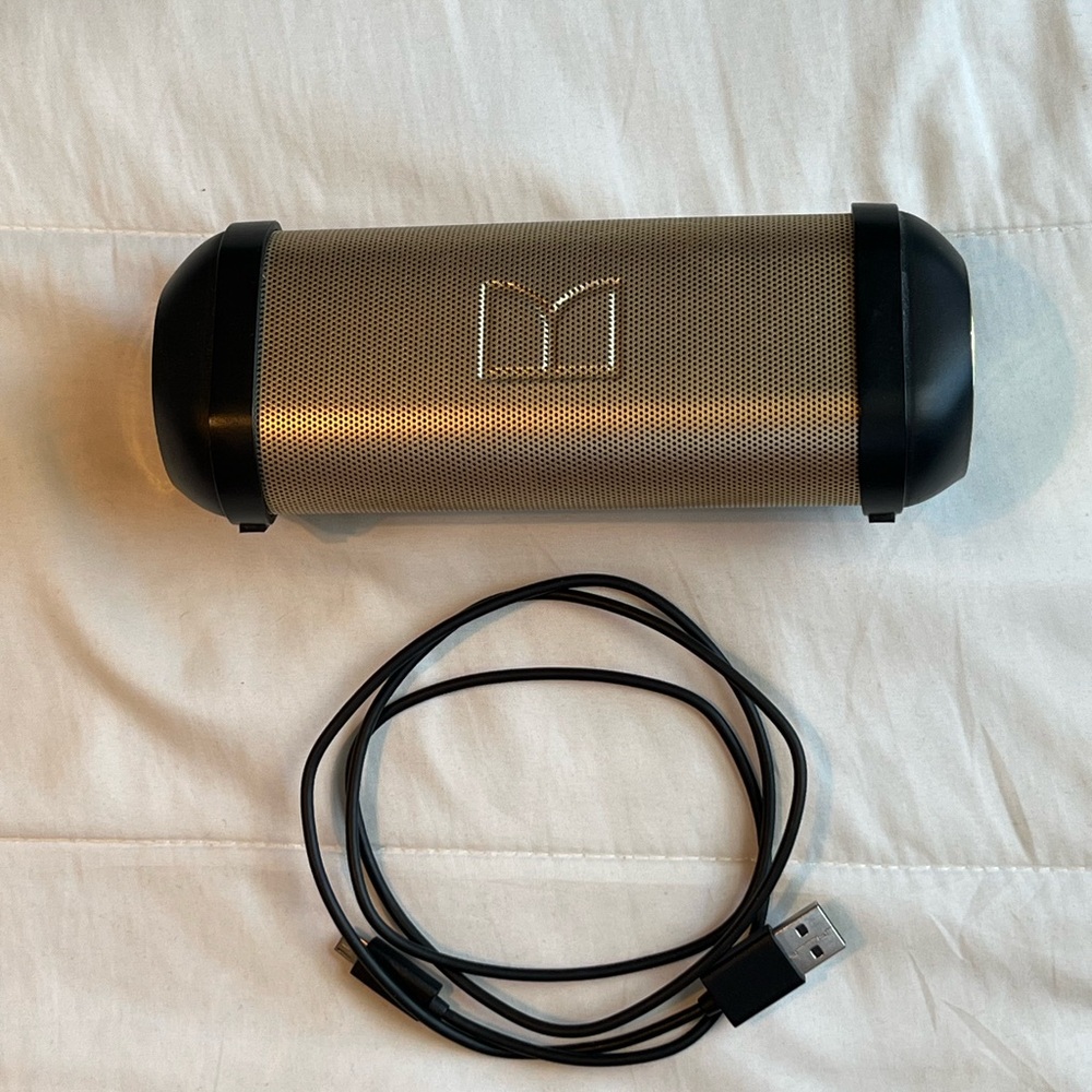 Limited edition Monster Firecracker Gold Portable Speaker (bluetooth)